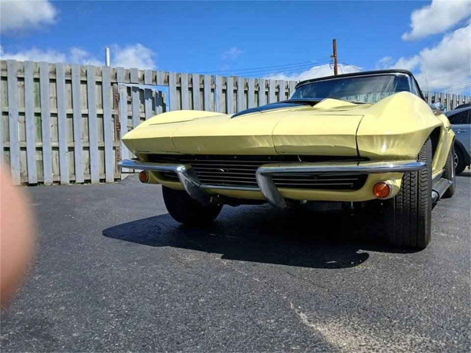 1963 Chevrolet Corvette C2 - Image 11 of 19