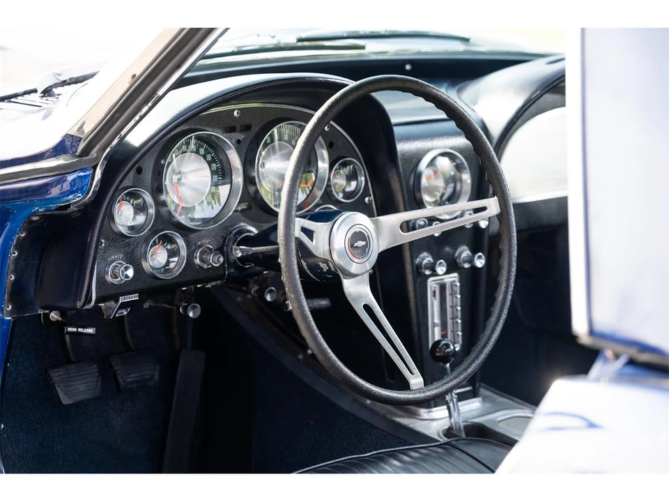 1963 Chevrolet Corvette C2 - Image 25 of 30
