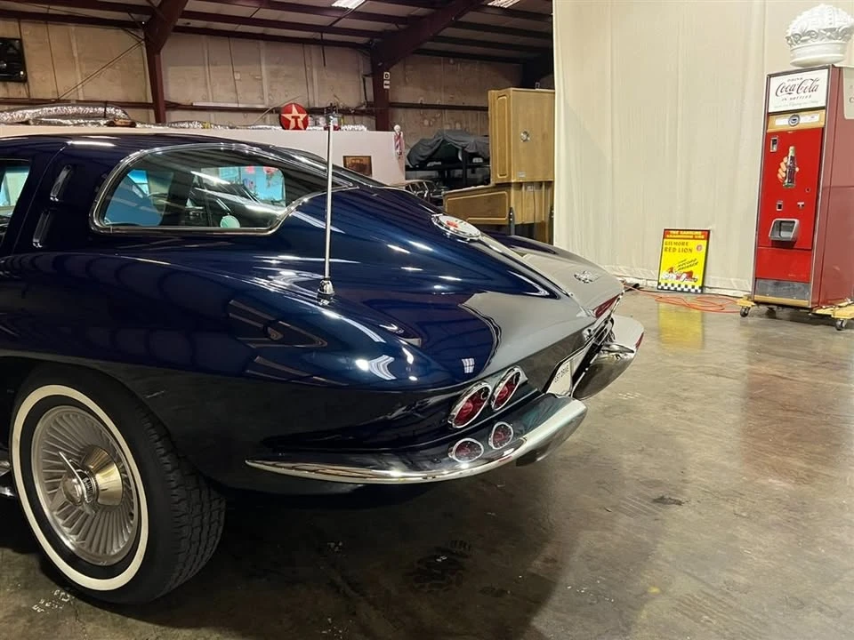 1963 Chevrolet Corvette C2 - Image 18 of 20