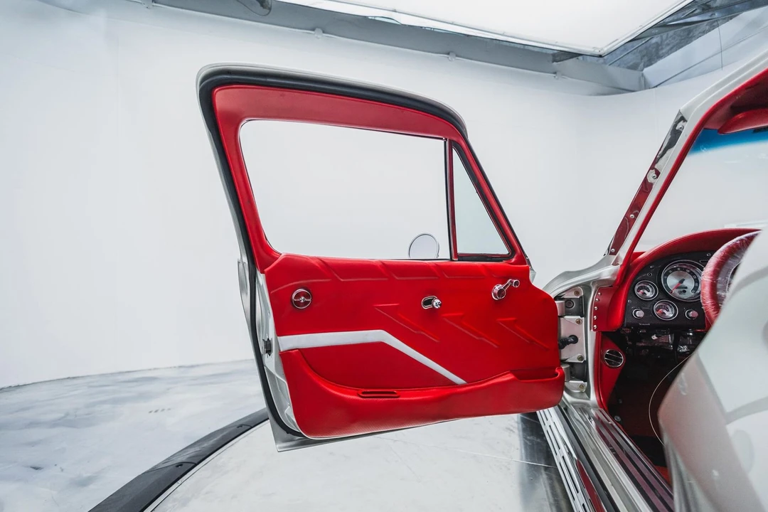 1963 Chevrolet Corvette C2 - Image 22 of 31