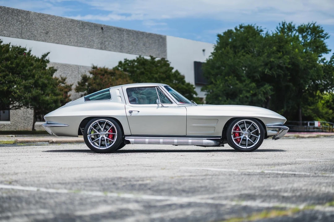 1963 Chevrolet Corvette C2 - Image 19 of 31