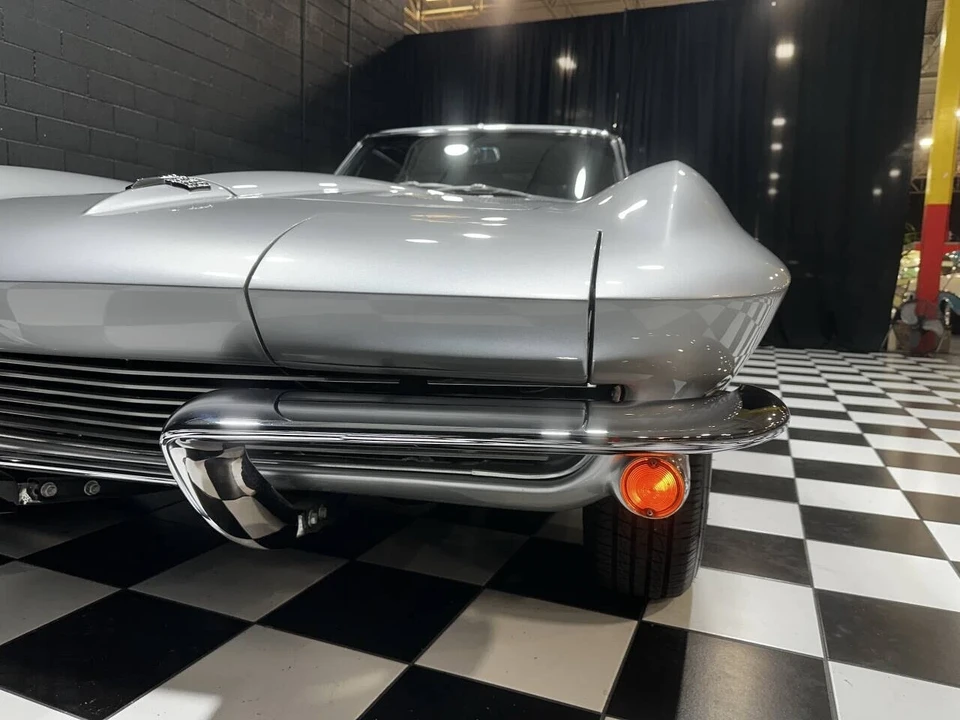 1963 Chevrolet Corvette C2 - Image 13 of 21