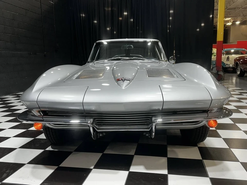 1963 Chevrolet Corvette C2 - Image 15 of 21