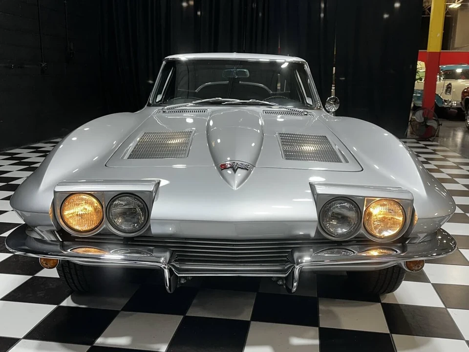 1963 Chevrolet Corvette C2 - Image 16 of 21