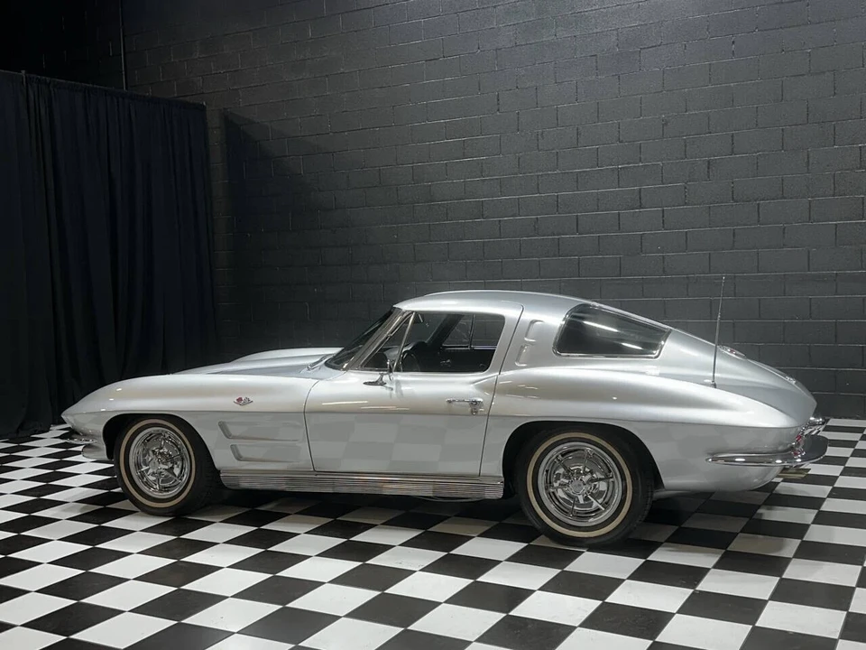1963 Chevrolet Corvette C2 - Image 6 of 21