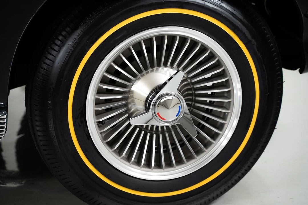 1963 Chevrolet Corvette C2 - Image 18 of 21