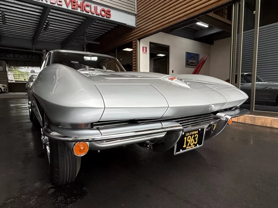 1963 Chevrolet Corvette C2 - Image 8 of 31