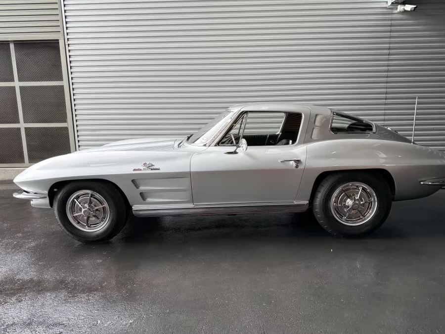 1963 Chevrolet Corvette C2 - Image 19 of 31