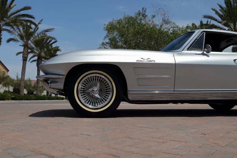 1963 Chevrolet Corvette C2 - Image 24 of 31