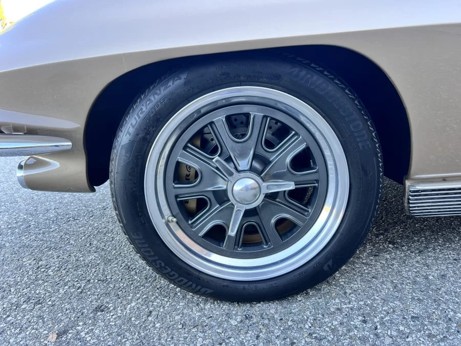 1963 Chevrolet Corvette C2 - Image 19 of 31
