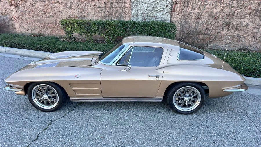 1963 Chevrolet Corvette C2 - Image 2 of 31