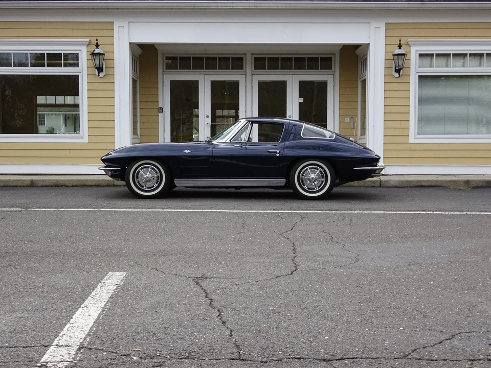 1963 Chevrolet Corvette C2 - Image 16 of 31