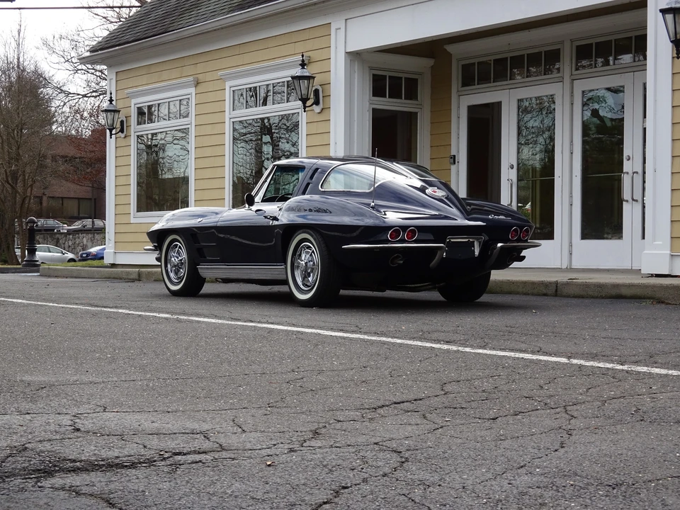1963 Chevrolet Corvette C2 - Image 8 of 31