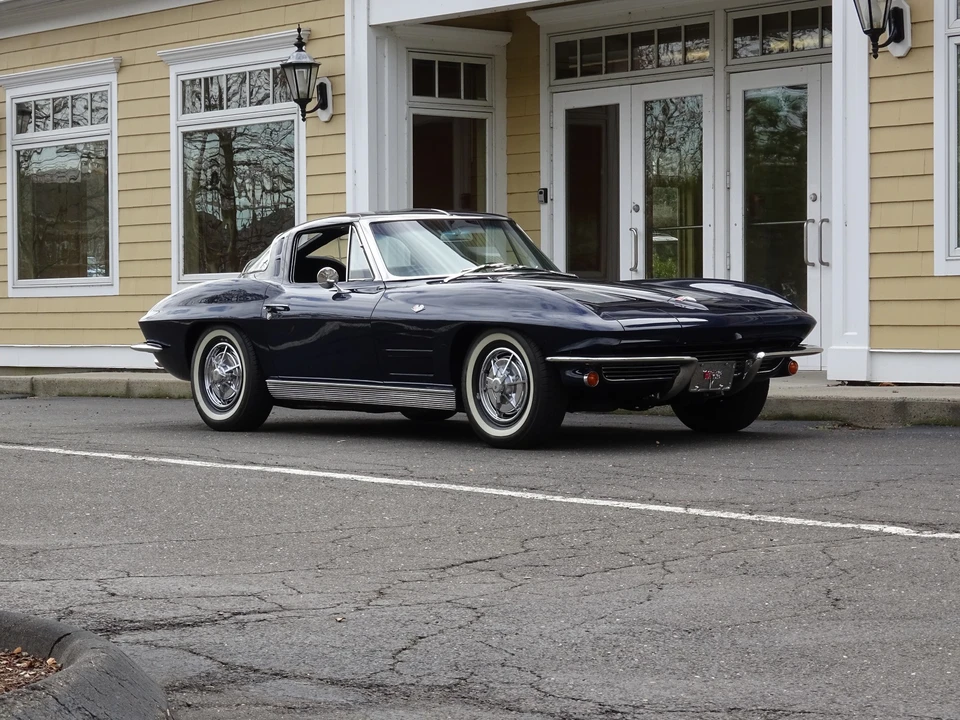 1963 Chevrolet Corvette C2 - Image 6 of 31