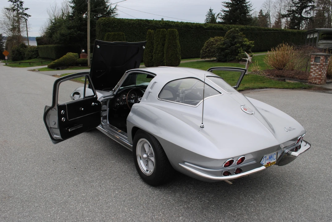 1963 Chevrolet Corvette C2 - Image 15 of 31