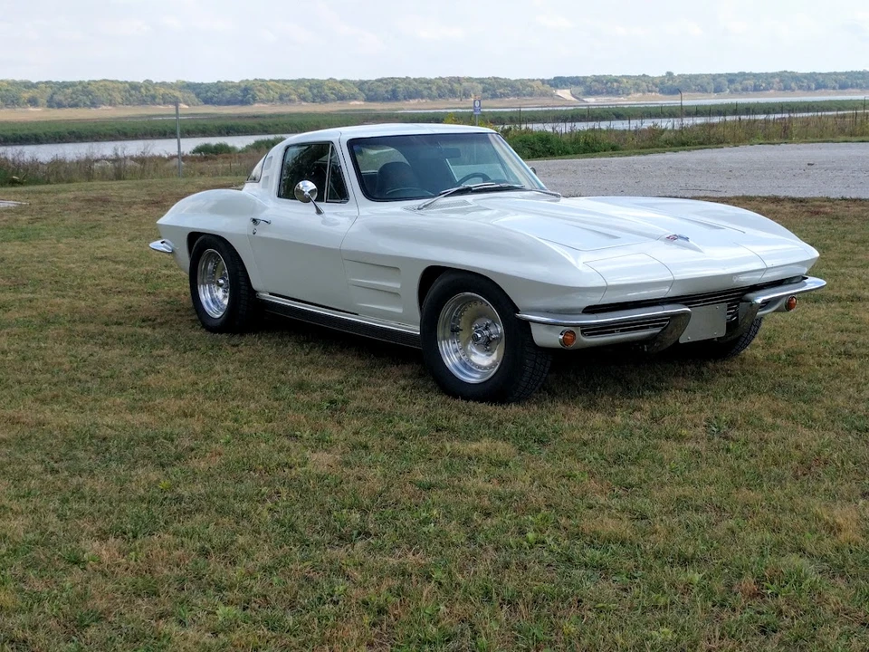 1963 Chevrolet Corvette C2 - Image 11 of 31