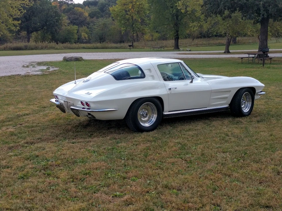 1963 Chevrolet Corvette C2 - Image 8 of 31