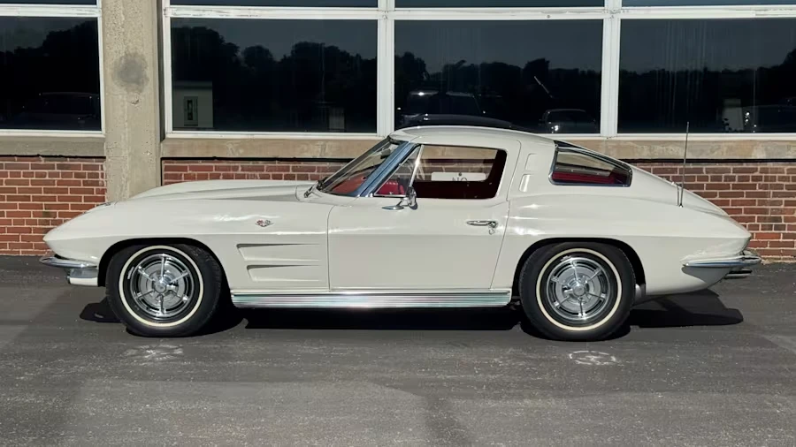 1963 Chevrolet Corvette C2 - Image 2 of 25