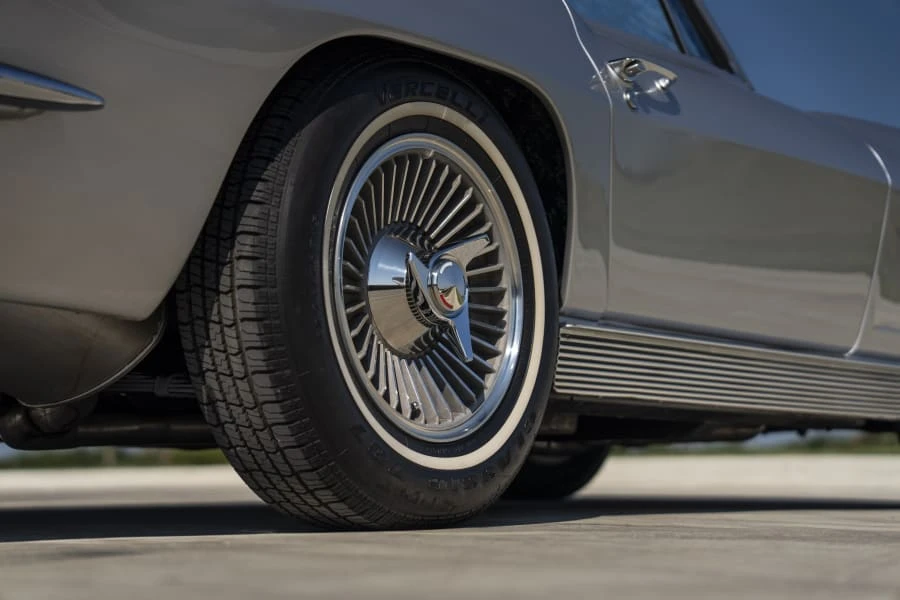1963 Chevrolet Corvette C2 - Image 18 of 31