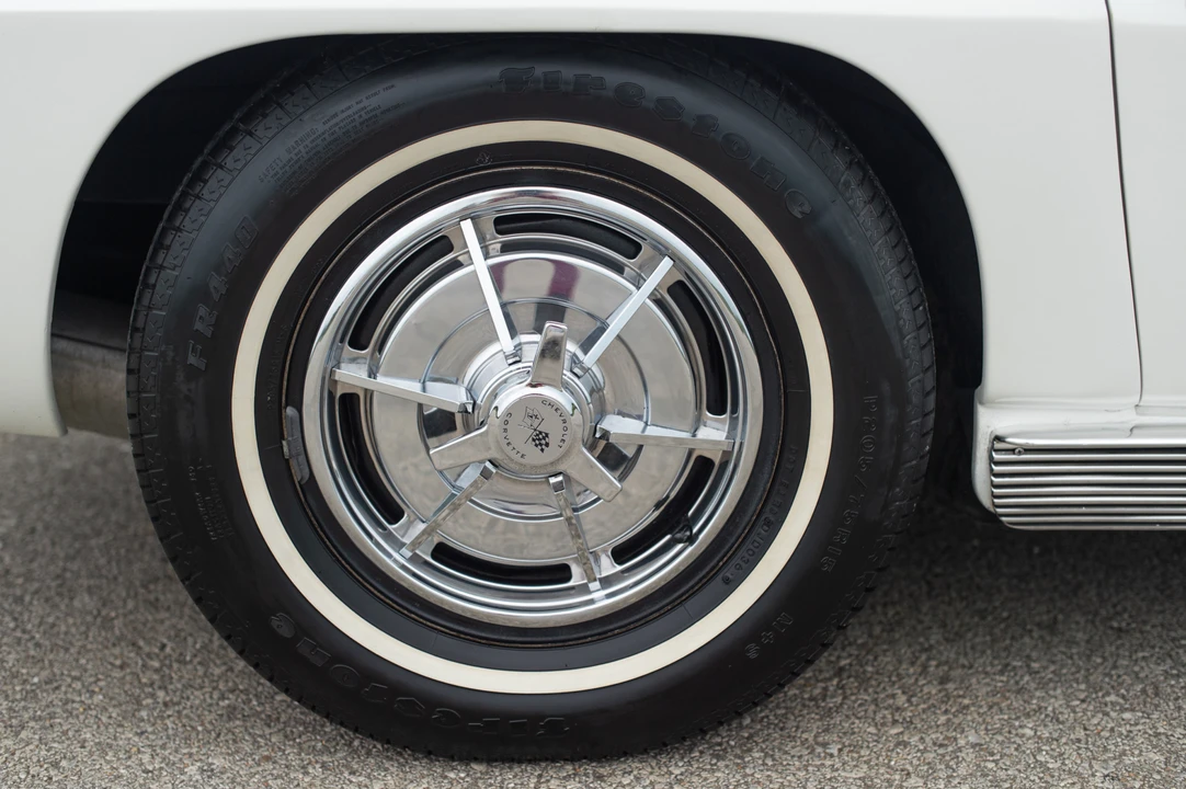 1963 Chevrolet Corvette C2 - Image 18 of 31