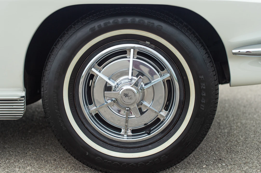 1963 Chevrolet Corvette C2 - Image 20 of 31