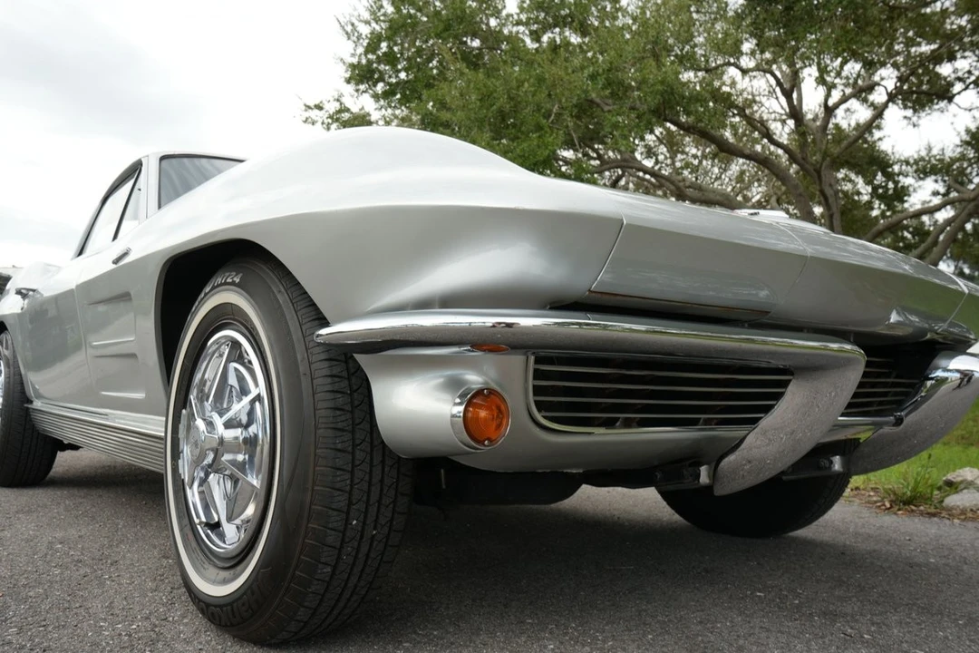 1963 Chevrolet Corvette C2 - Image 13 of 21