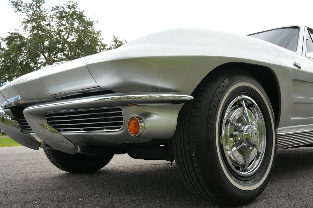 1963 Chevrolet Corvette C2 - Image 14 of 21