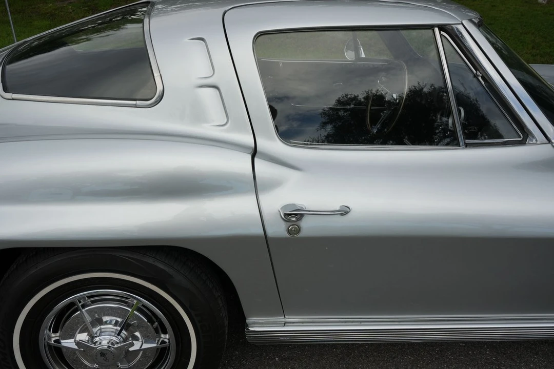 1963 Chevrolet Corvette C2 - Image 10 of 21