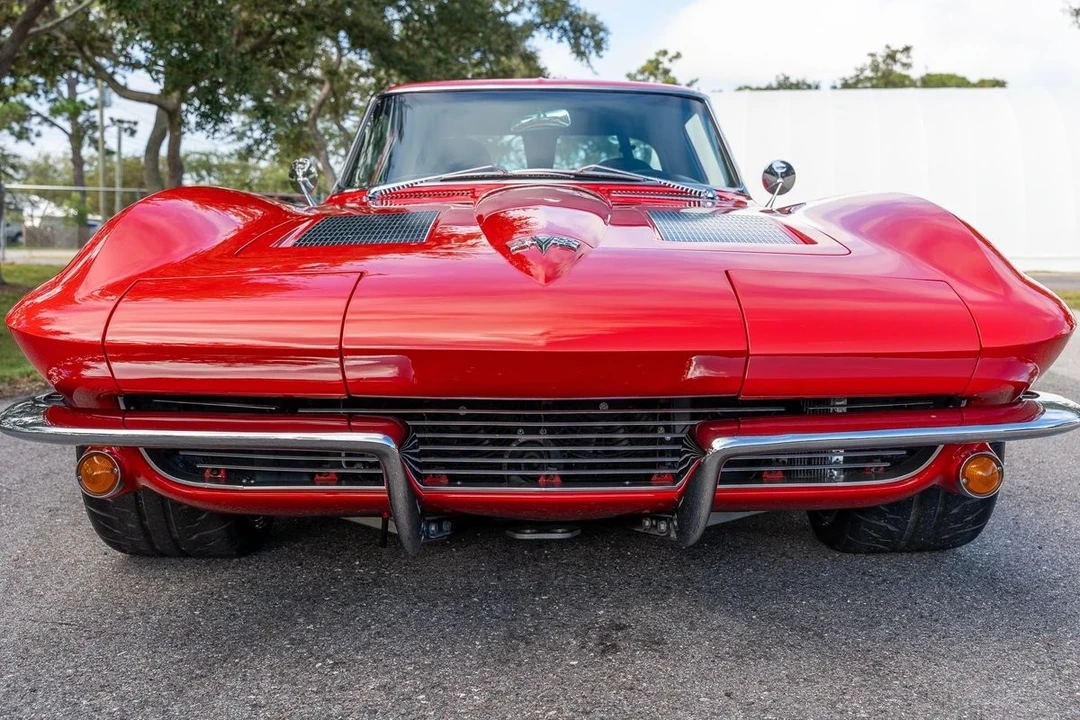 1963 Chevrolet Corvette C2 - Image 10 of 12
