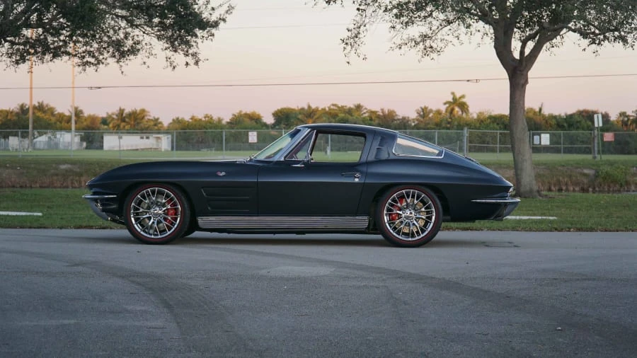 1963 Chevrolet Corvette C2 - Image 2 of 12