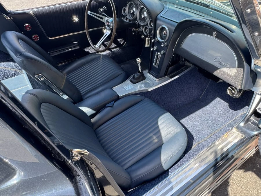 1963 Chevrolet Corvette C2 - Image 13 of 24