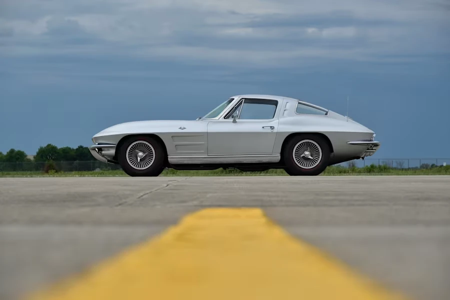 1963 Chevrolet Corvette C2 - Image 16 of 31