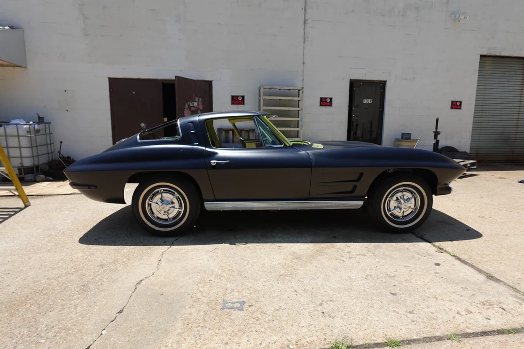 1963 Chevrolet Corvette C2 - Image 2 of 31