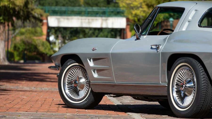 1963 Chevrolet Corvette C2 - Image 19 of 20