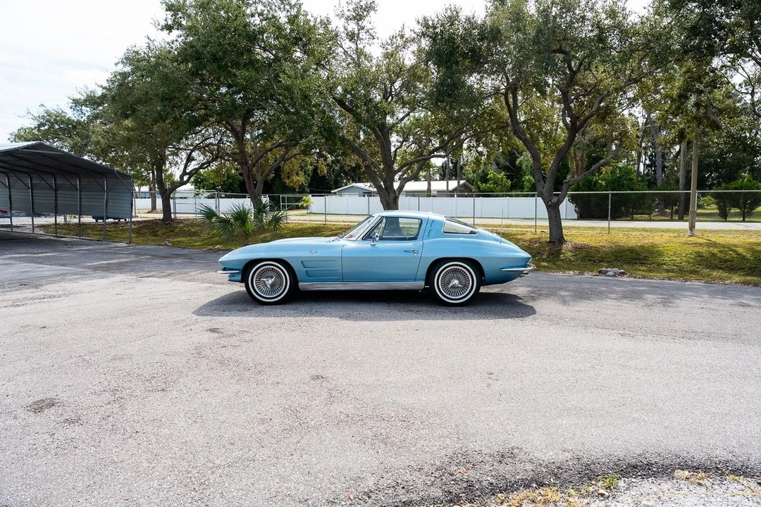 1963 Chevrolet Corvette C2 - Image 2 of 10
