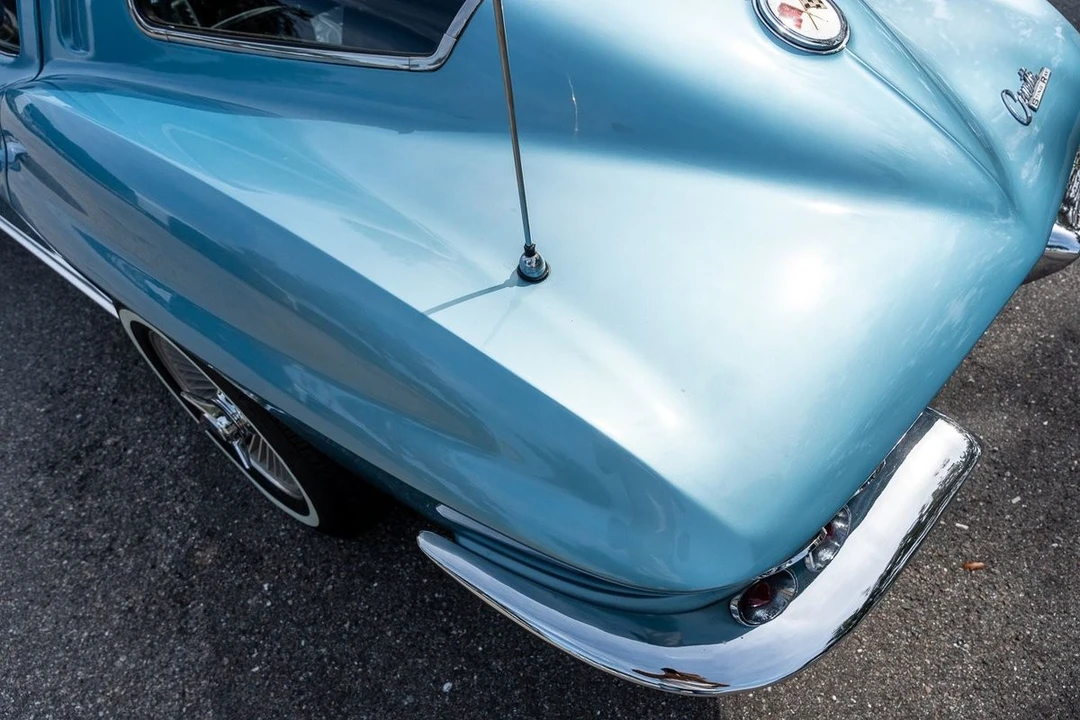 1963 Chevrolet Corvette C2 - Image 22 of 31