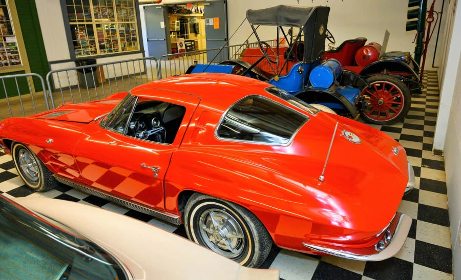 1963 Chevrolet Corvette C2 - Image 4 of 9