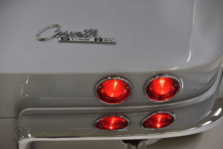1963 Chevrolet Corvette C2 - Image 15 of 31