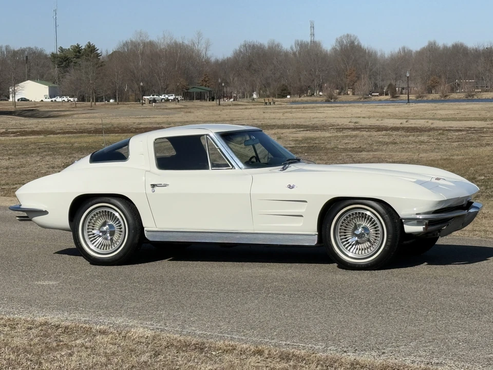 1963 Chevrolet Corvette C2 - Image 20 of 31