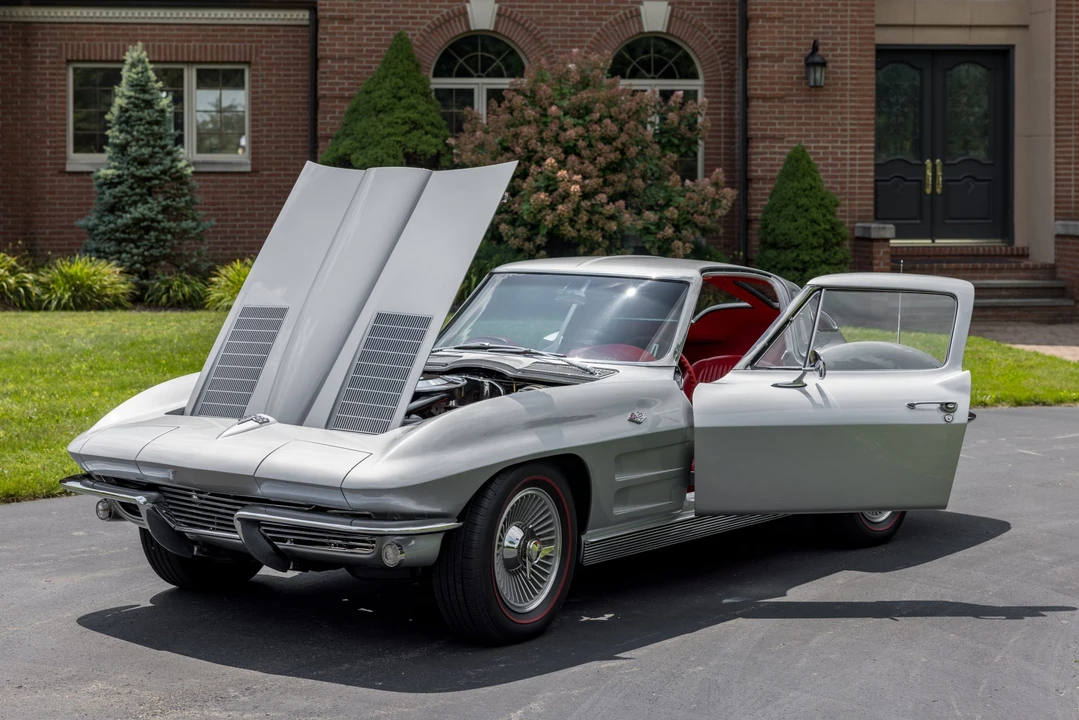 1963 Chevrolet Corvette C2 - Image 11 of 31