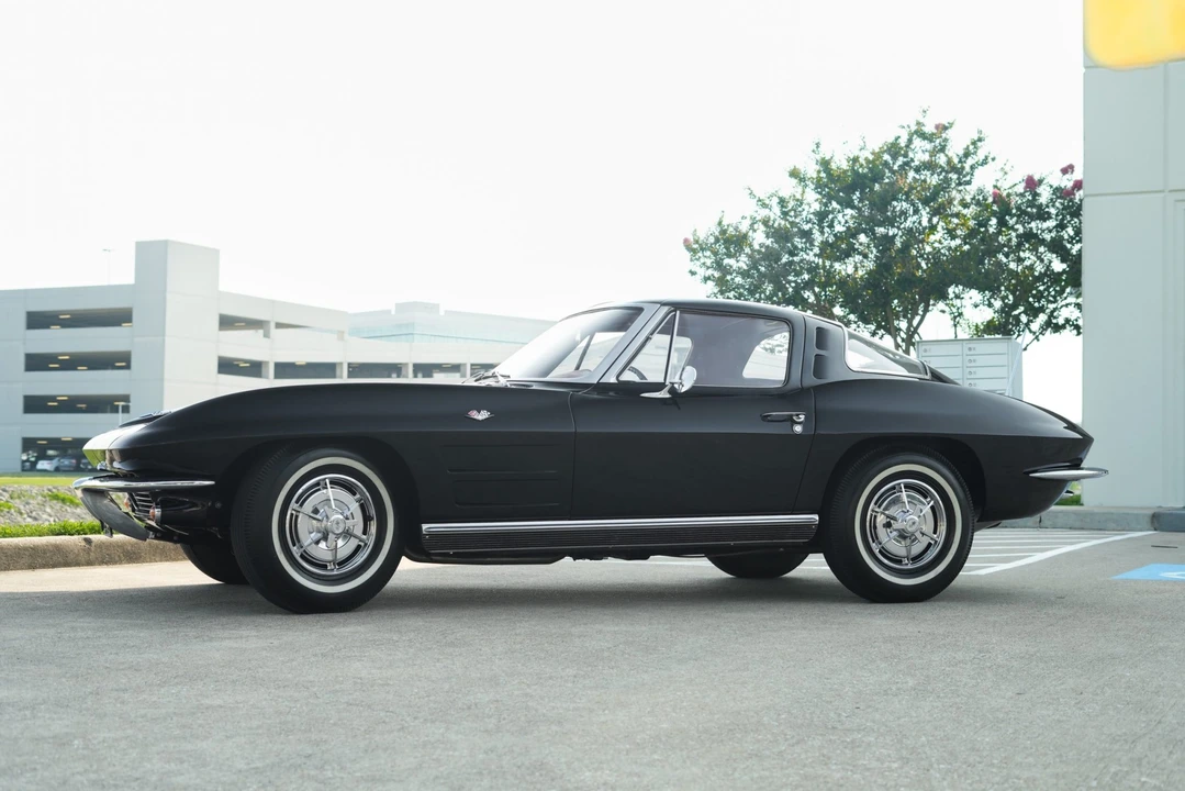 1963 Chevrolet Corvette C2 - Image 11 of 31