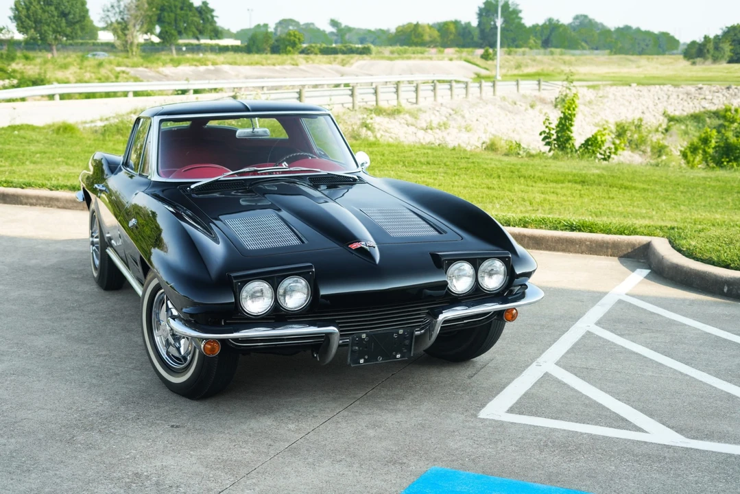 1963 Chevrolet Corvette C2 - Image 30 of 31