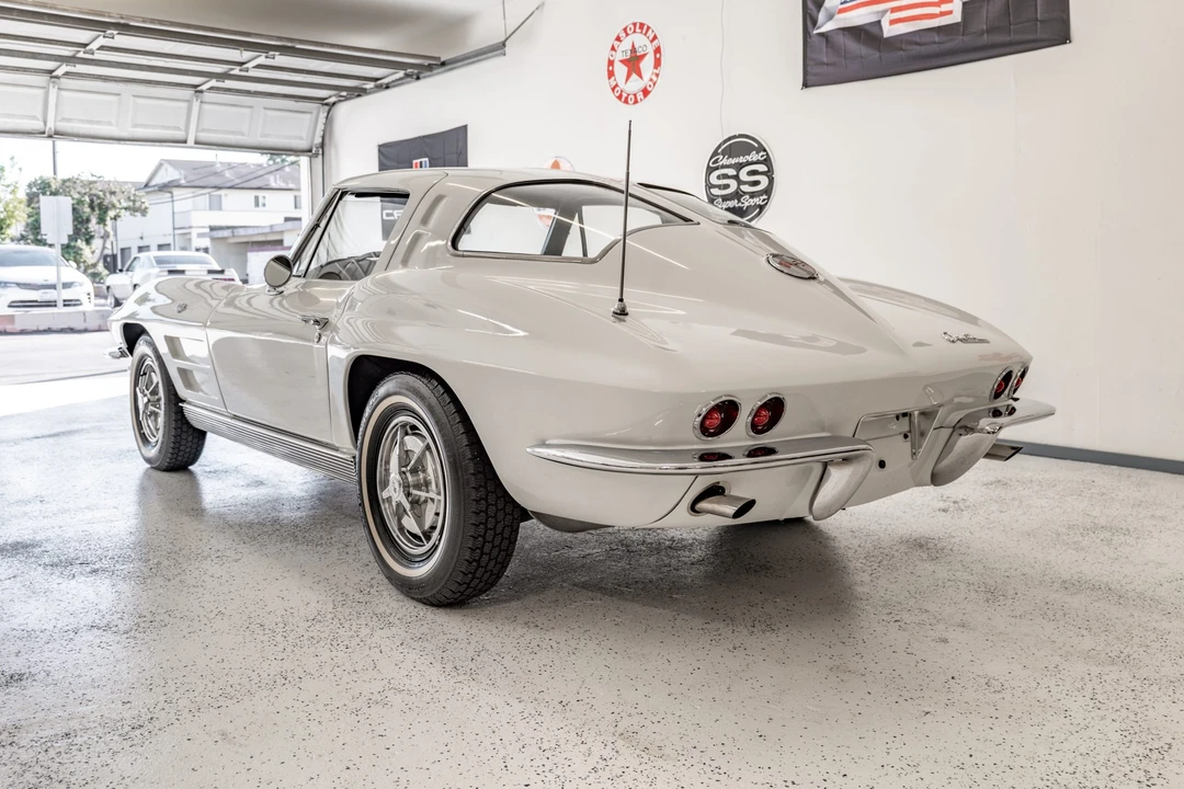 1963 Chevrolet Corvette C2 - Image 5 of 31