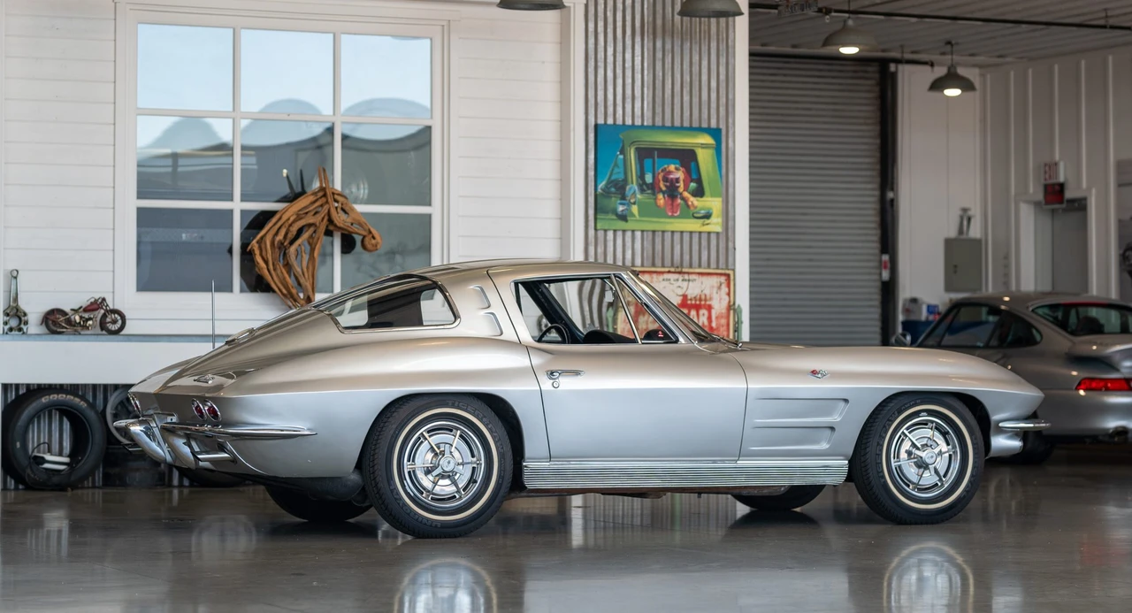 1963 Chevrolet Corvette C2 - Image 24 of 31