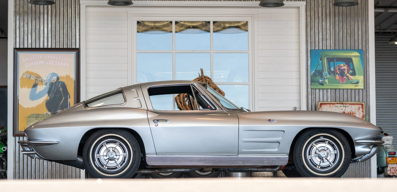 1963 Chevrolet Corvette C2 - Image 19 of 31