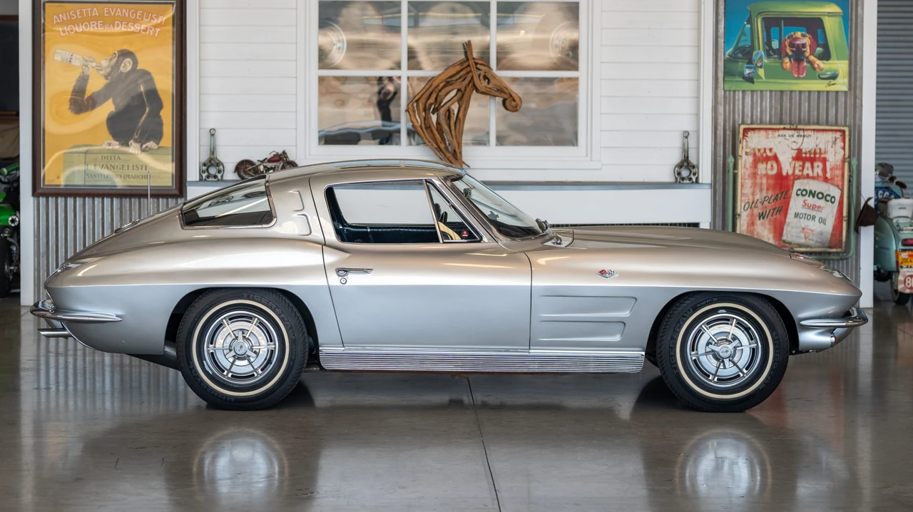 1963 Chevrolet Corvette C2 - Image 21 of 31