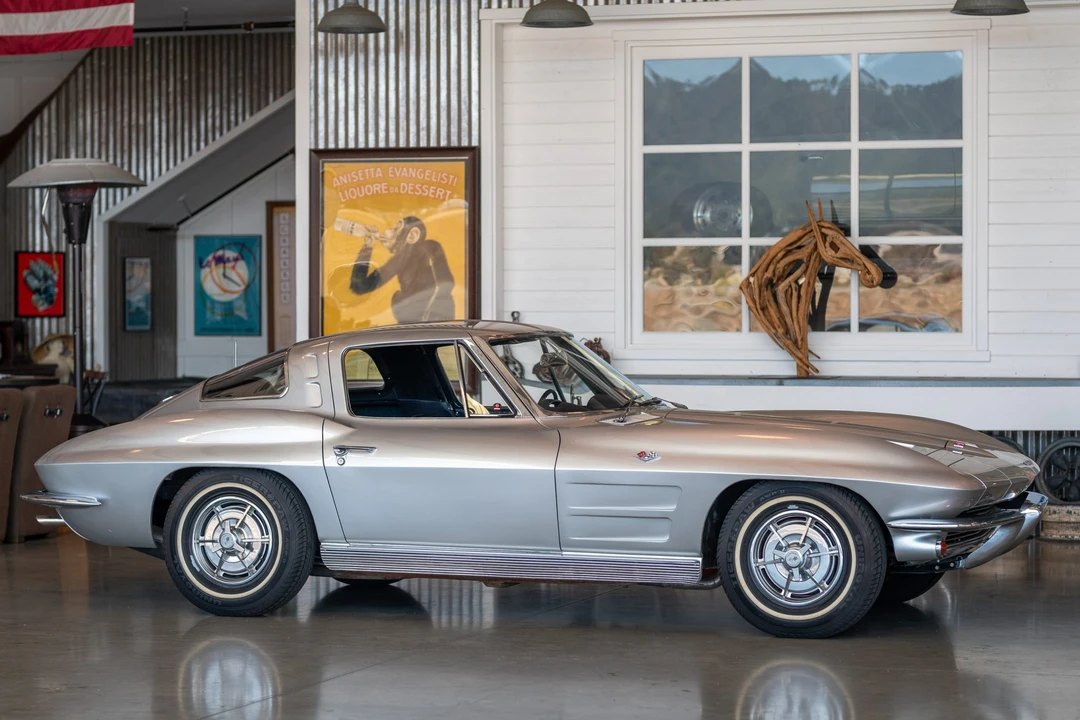 1963 Chevrolet Corvette C2 - Image 15 of 31