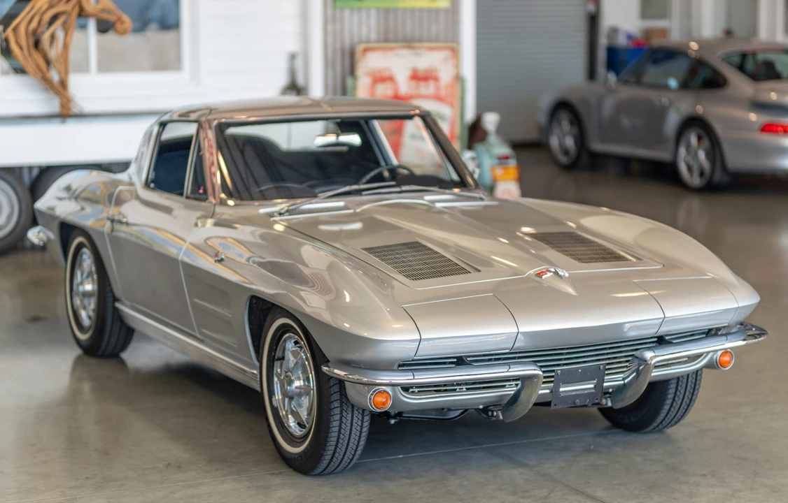 1963 Chevrolet Corvette C2 - Image 12 of 31