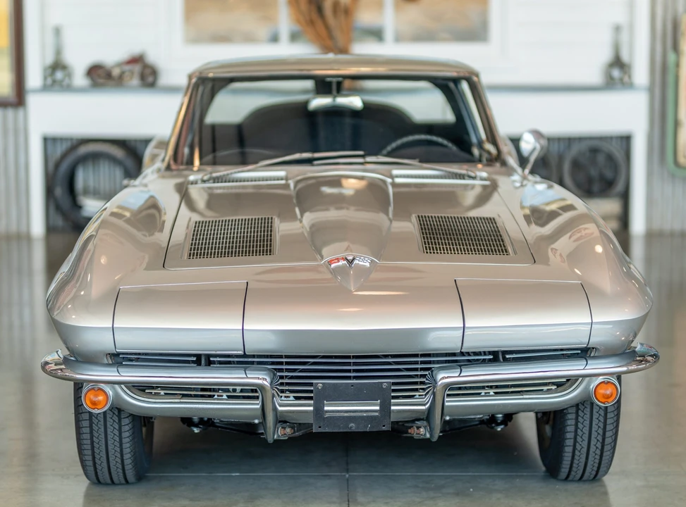 1963 Chevrolet Corvette C2 - Image 6 of 31