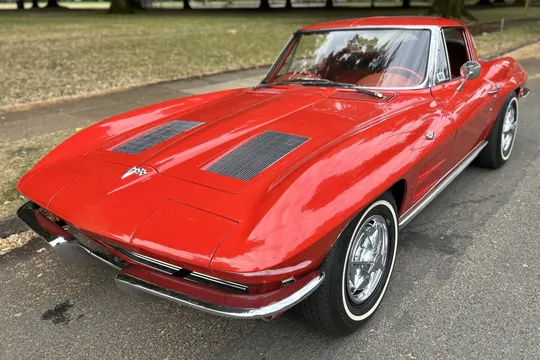 1963 Chevrolet Corvette Split-Window Coupe 327/300